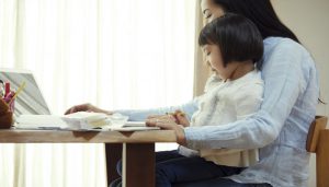 「一人で生きるため」のシングルマザーのライフプランモデル【年代別】