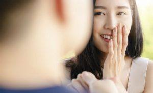 パパ活で話題が見つからない！楽しく会話を続けるコツとは