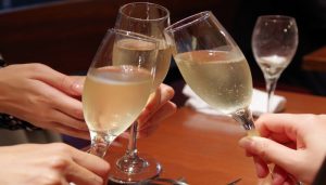 シングルマザーの「再婚事情」婚活で合コン参加はあり？なし？